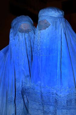 250px-Burqa_Afghanistan_01